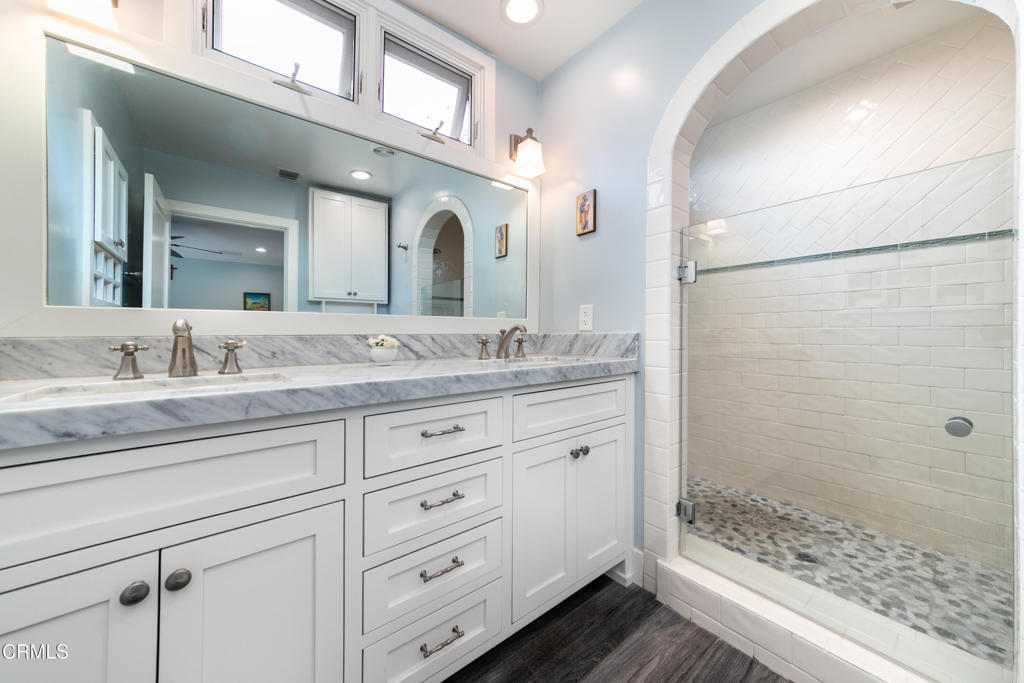 4402 El Camino Corto