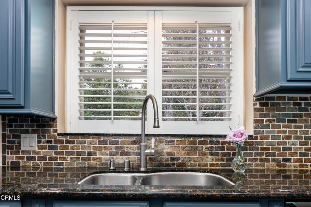 4402 El Camino Corto