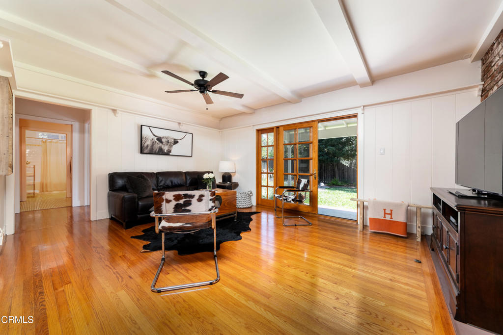 4402 El Camino Corto