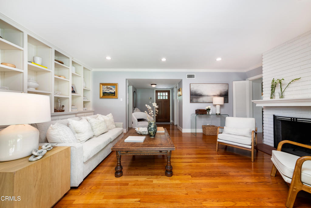 4402 El Camino Corto