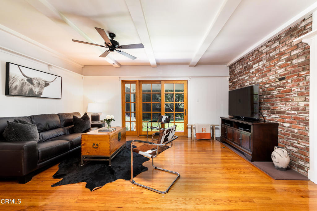 4402 El Camino Corto