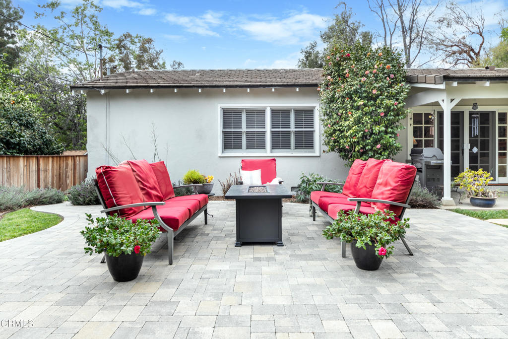 4402 El Camino Corto