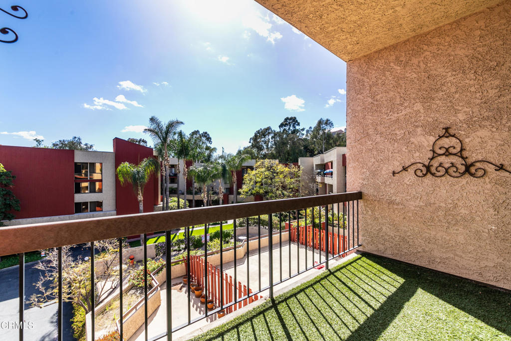 3961 Via Marisol 322