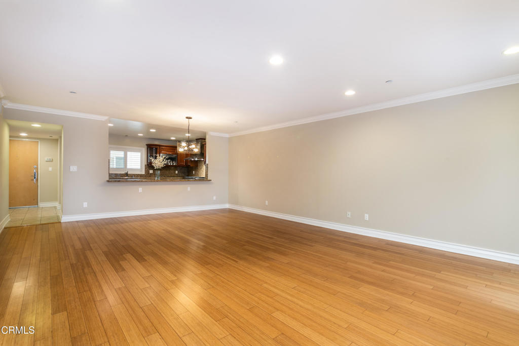 1828 Glendon Avenue 101