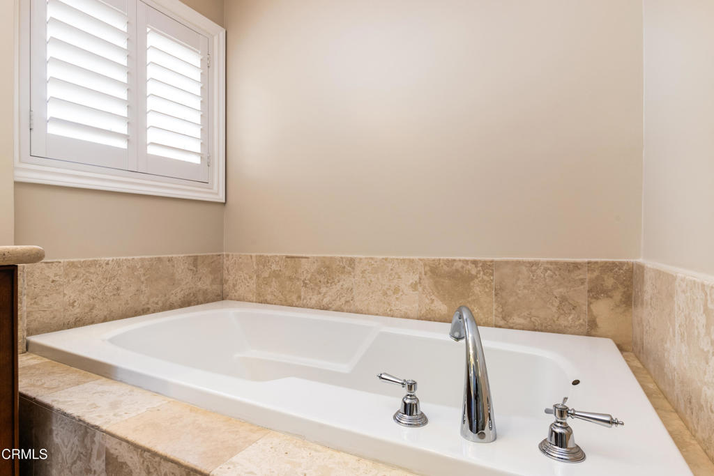 1828 Glendon Avenue 101