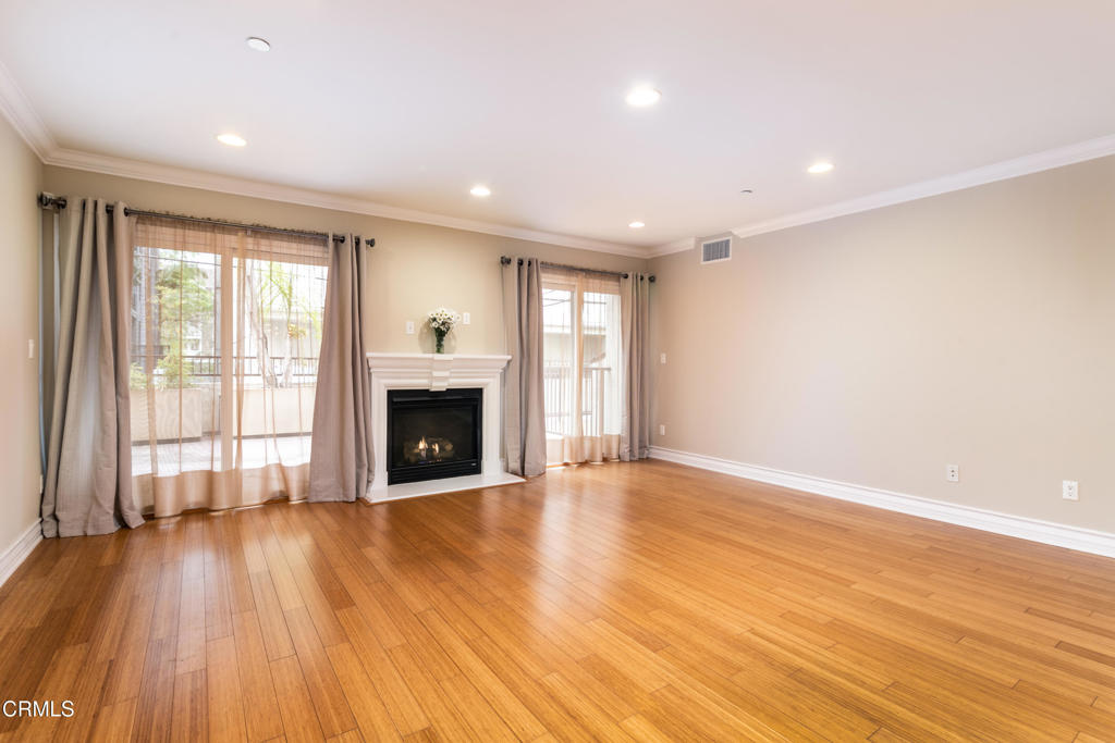 1828 Glendon Avenue 101