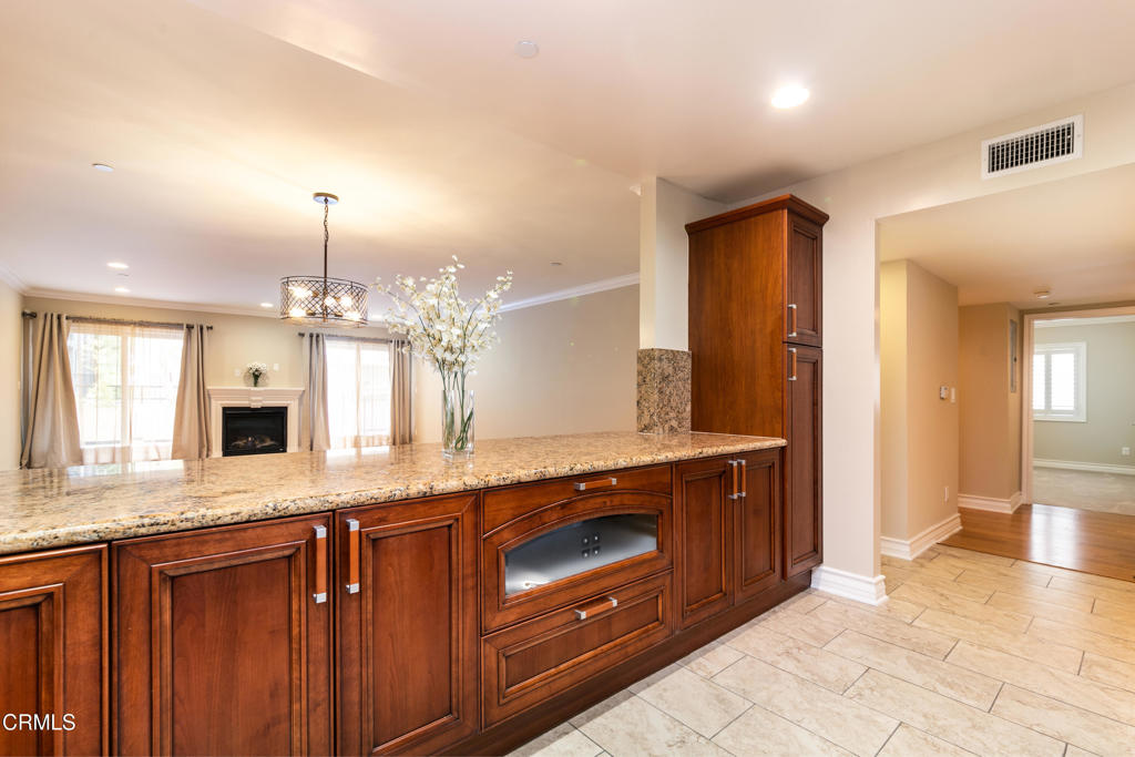 1828 Glendon Avenue 101