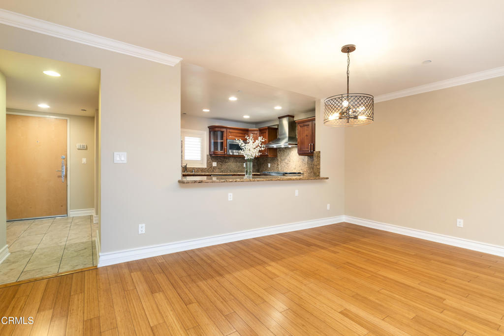 1828 Glendon Avenue 101