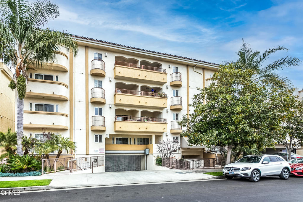 1828 Glendon Avenue 101