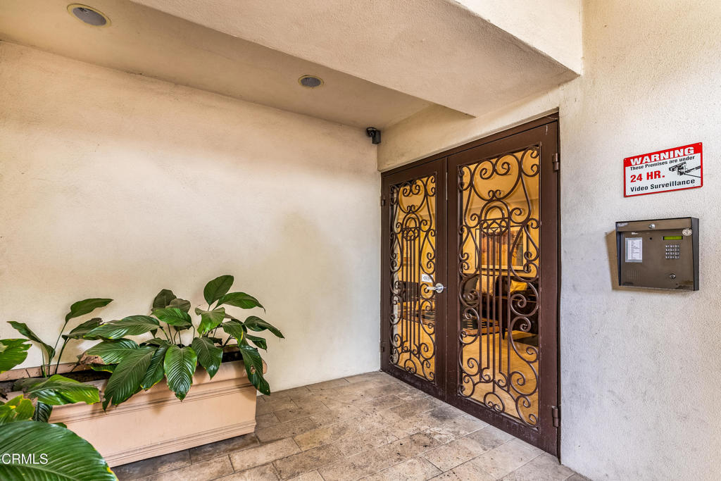 1828 Glendon Avenue 101