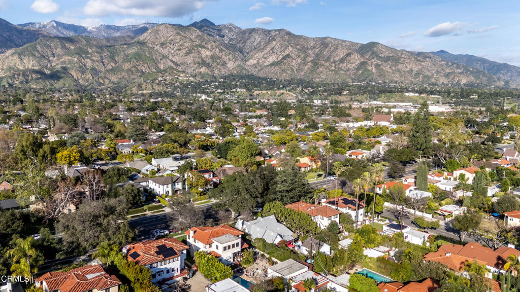 2270 E Orange Grove Boulevard