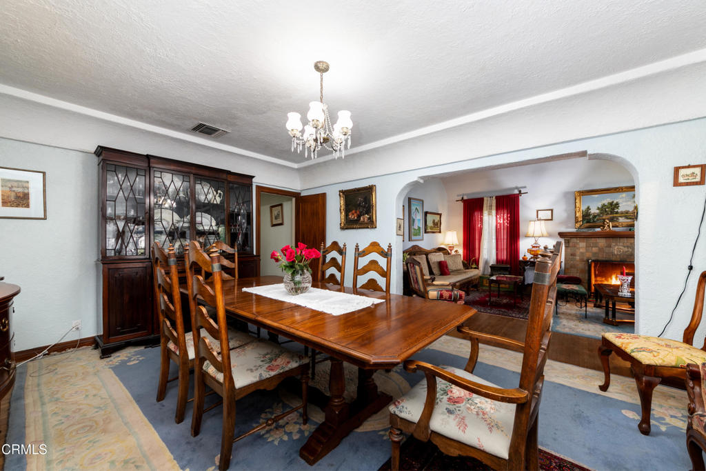 2270 E Orange Grove Boulevard