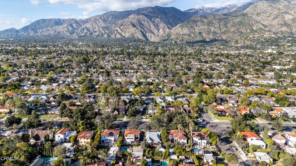 2270 E Orange Grove Boulevard