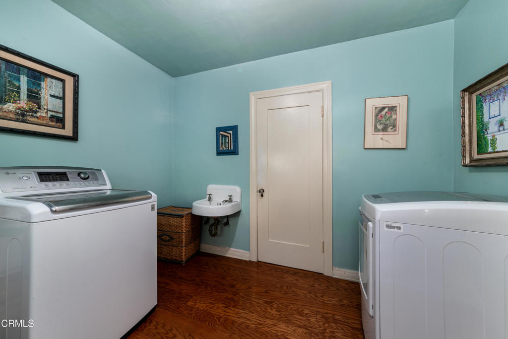 2270 E Orange Grove Boulevard