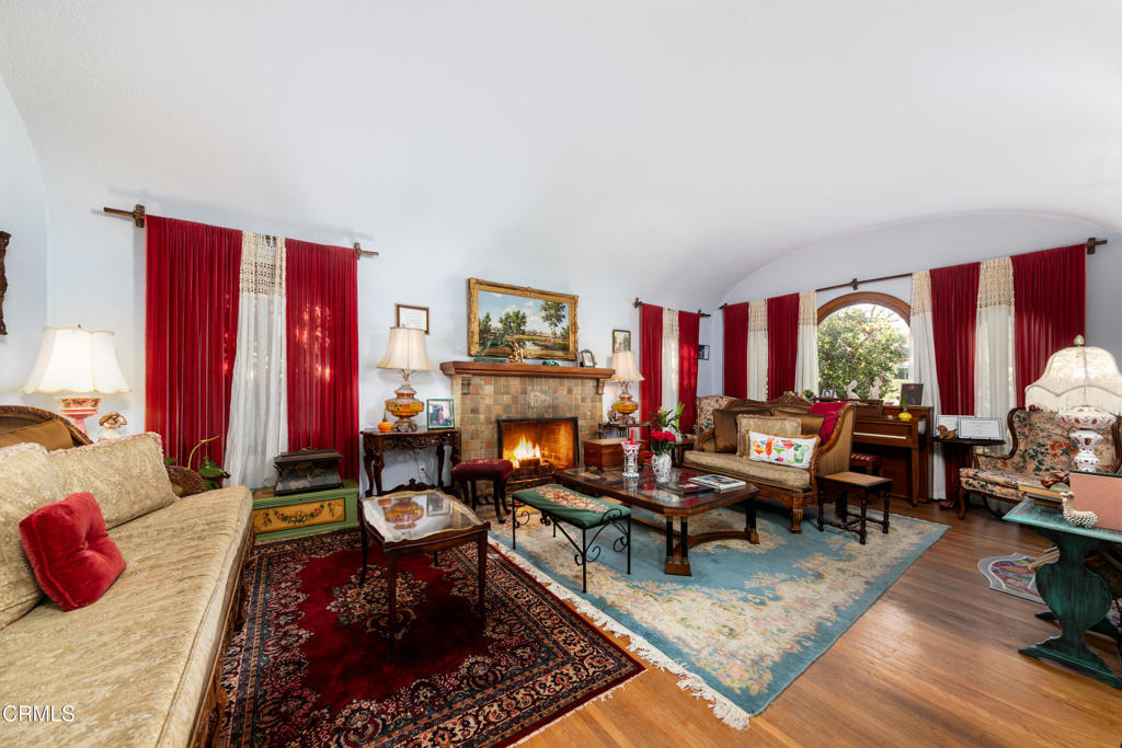 2270 E Orange Grove Boulevard