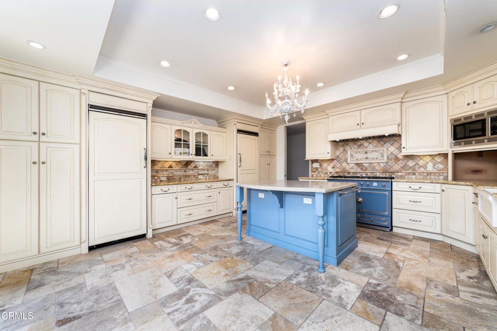 380 S Orange Grove Boulevard 12