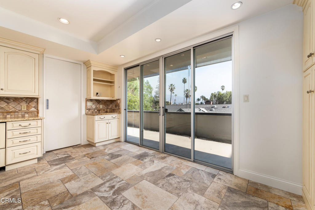 380 S Orange Grove Boulevard 12