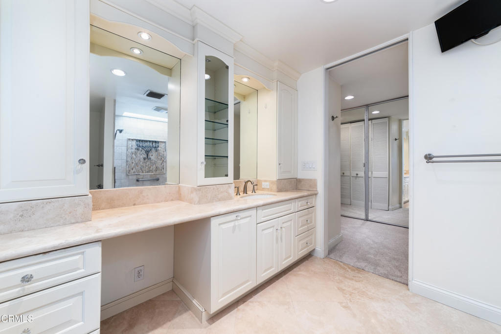 380 S Orange Grove Boulevard 12