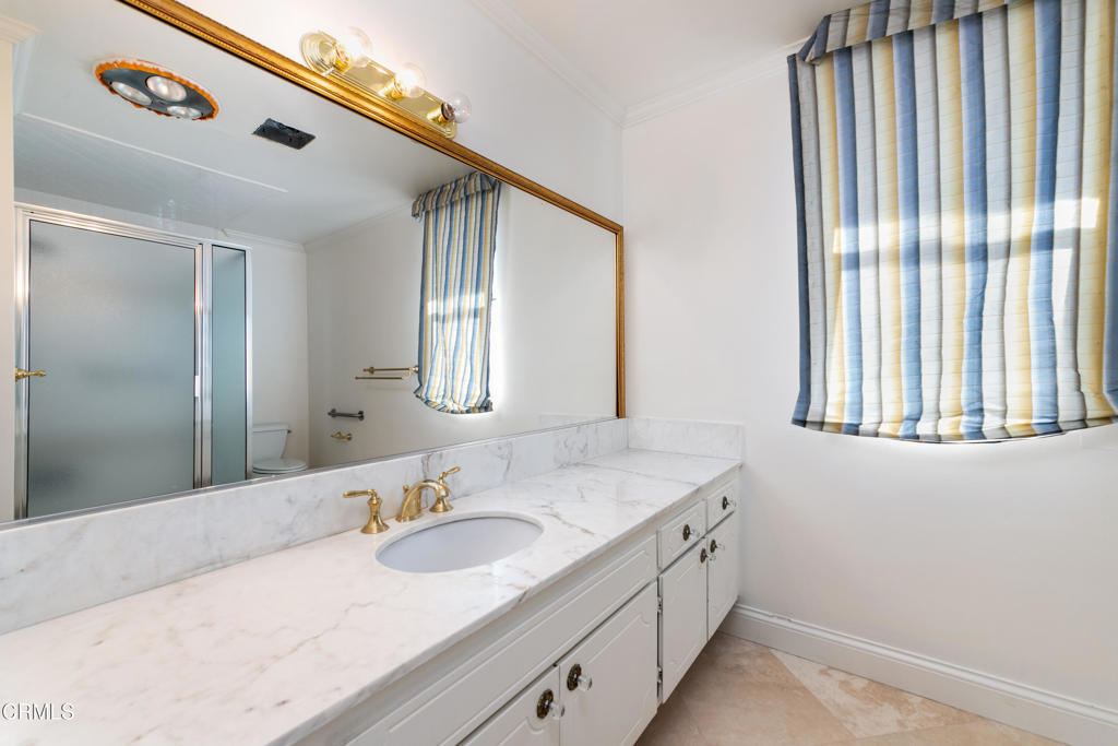 380 S Orange Grove Boulevard 12