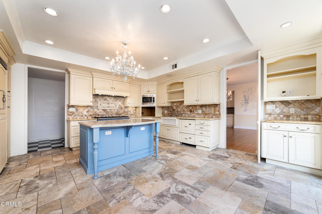 380 S Orange Grove Boulevard 12