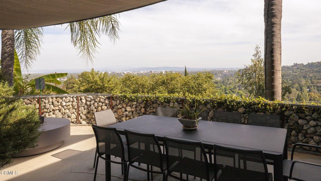 1411 Edgehill Place