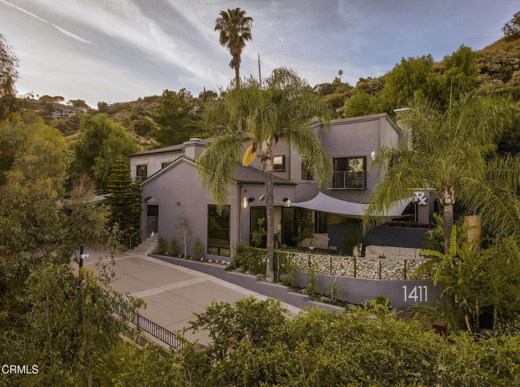 1411 Edgehill Place