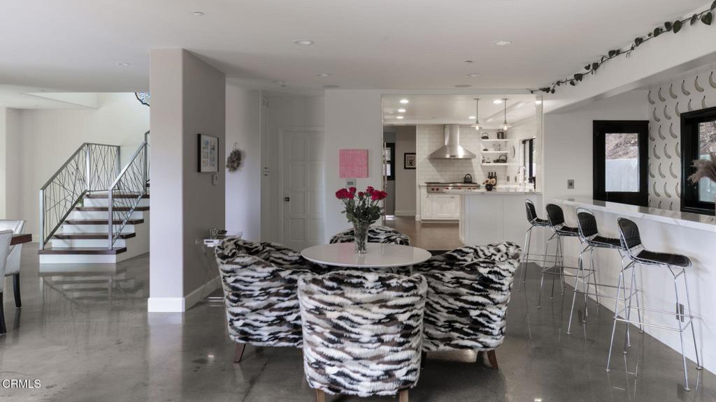 1411 Edgehill Place