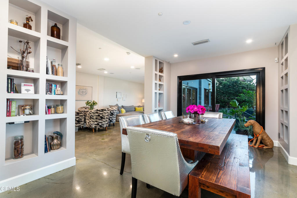 1411 Edgehill Place