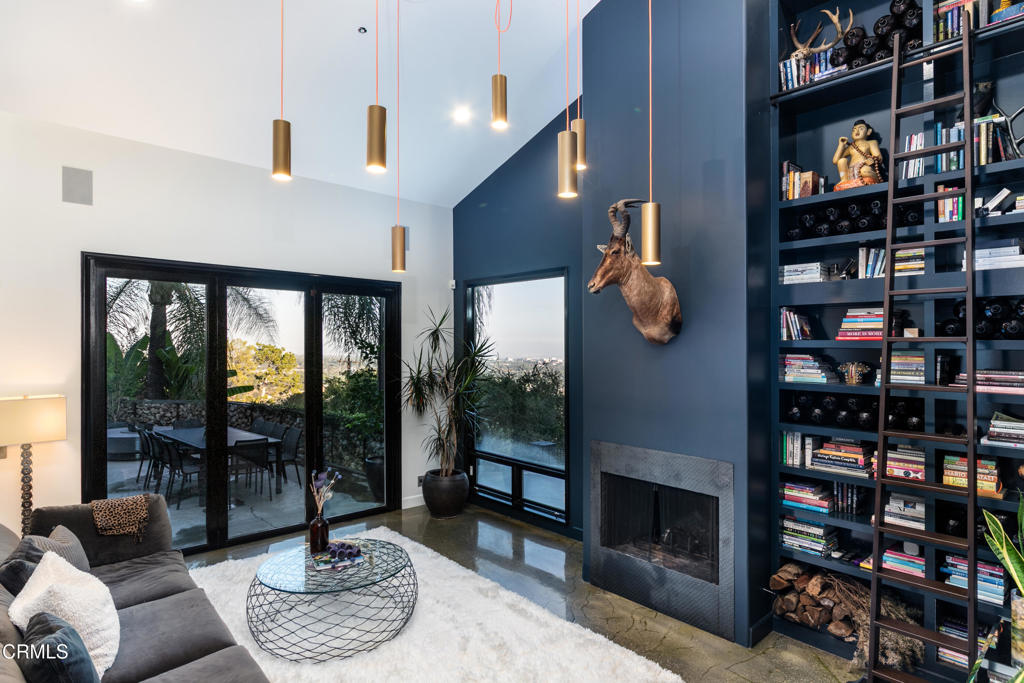 1411 Edgehill Place