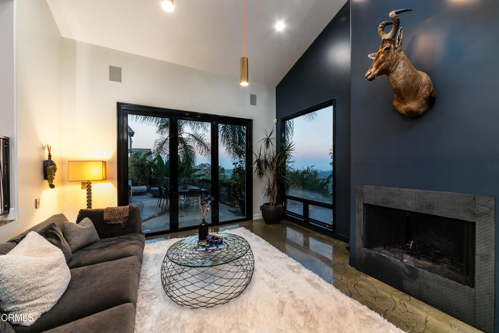 1411 Edgehill Place