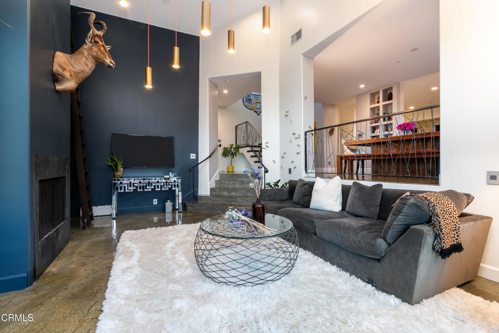 1411 Edgehill Place