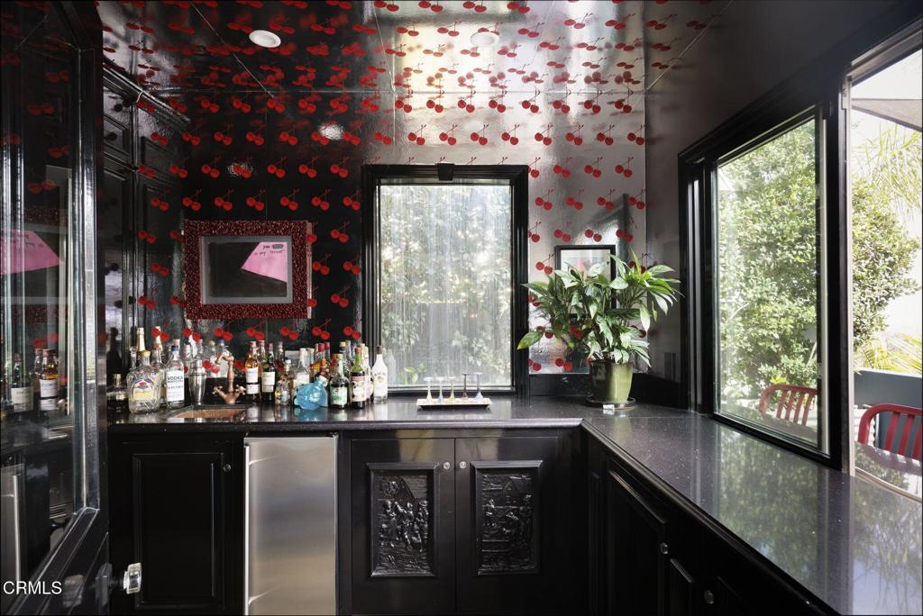 1411 Edgehill Place