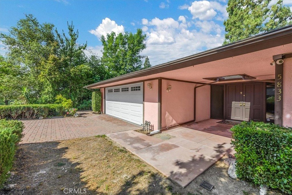 5833 Briartree Drive