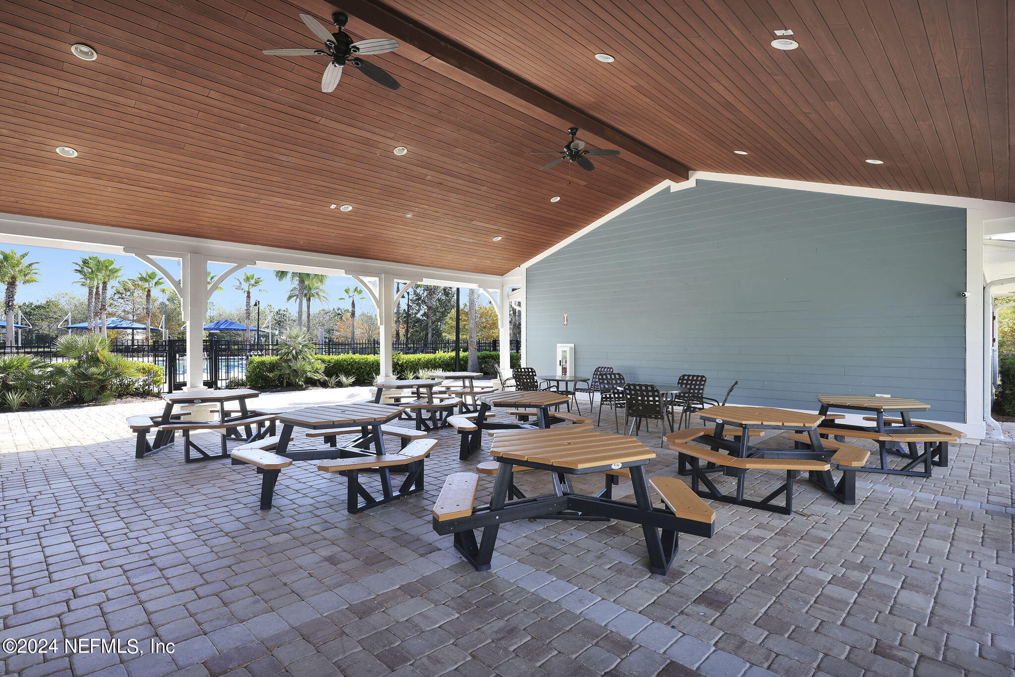 110 OLD CARRIAGE Court