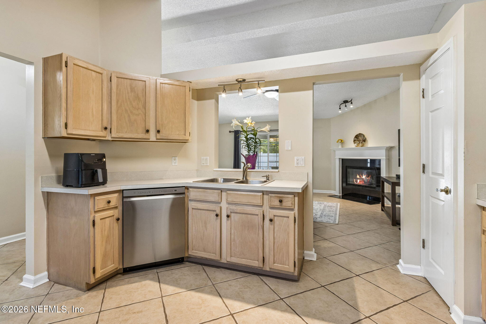 4584 ARROW WIND Lane