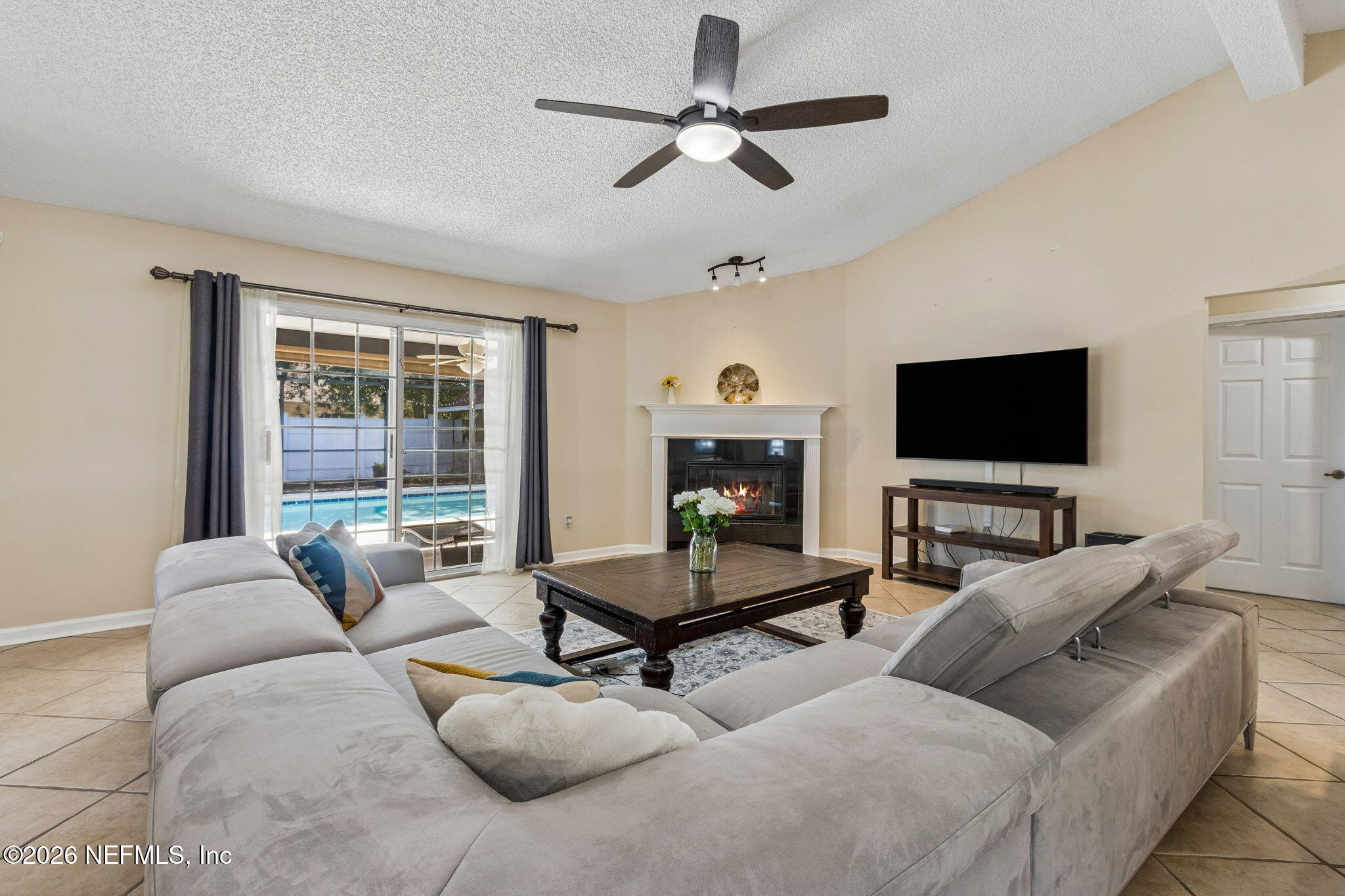 4584 ARROW WIND Lane