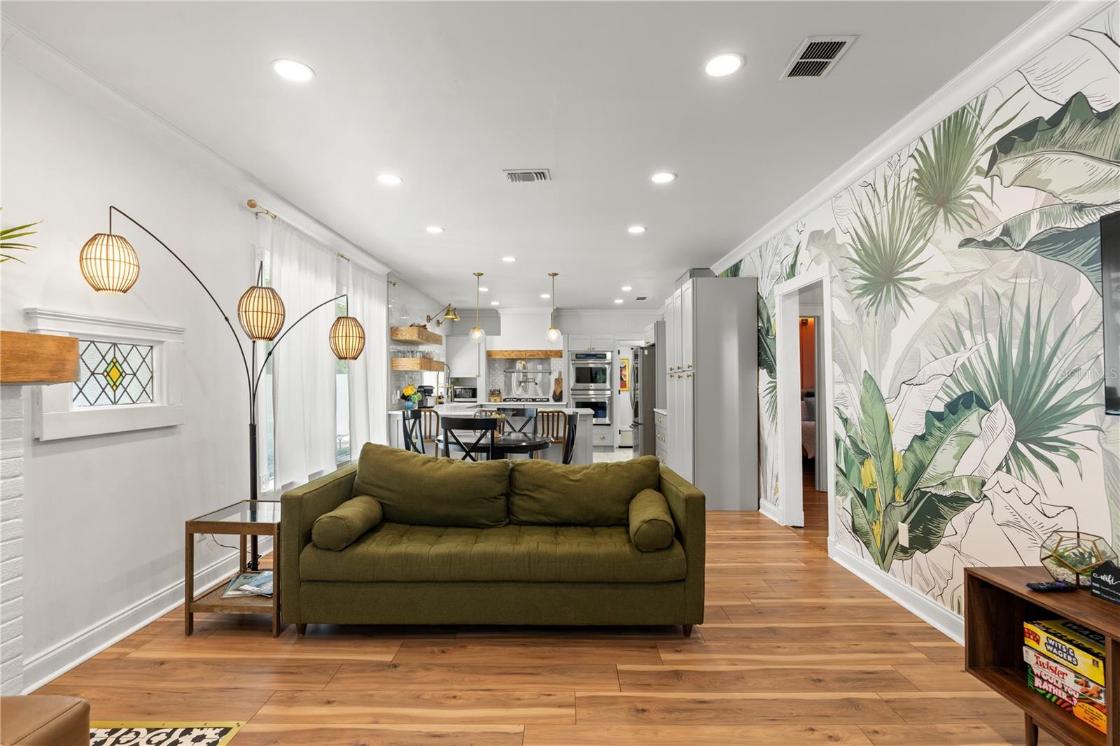 324 W HAYA ST