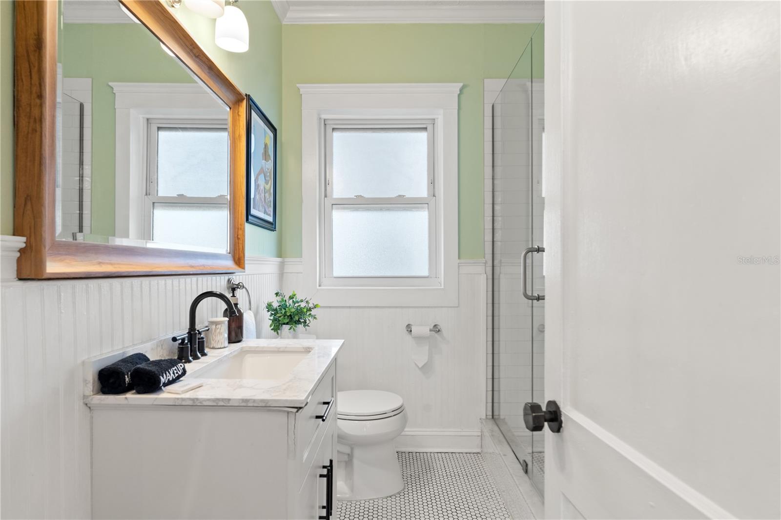 324 W HAYA ST
