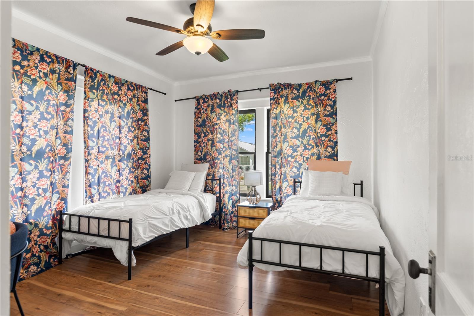324 W HAYA ST