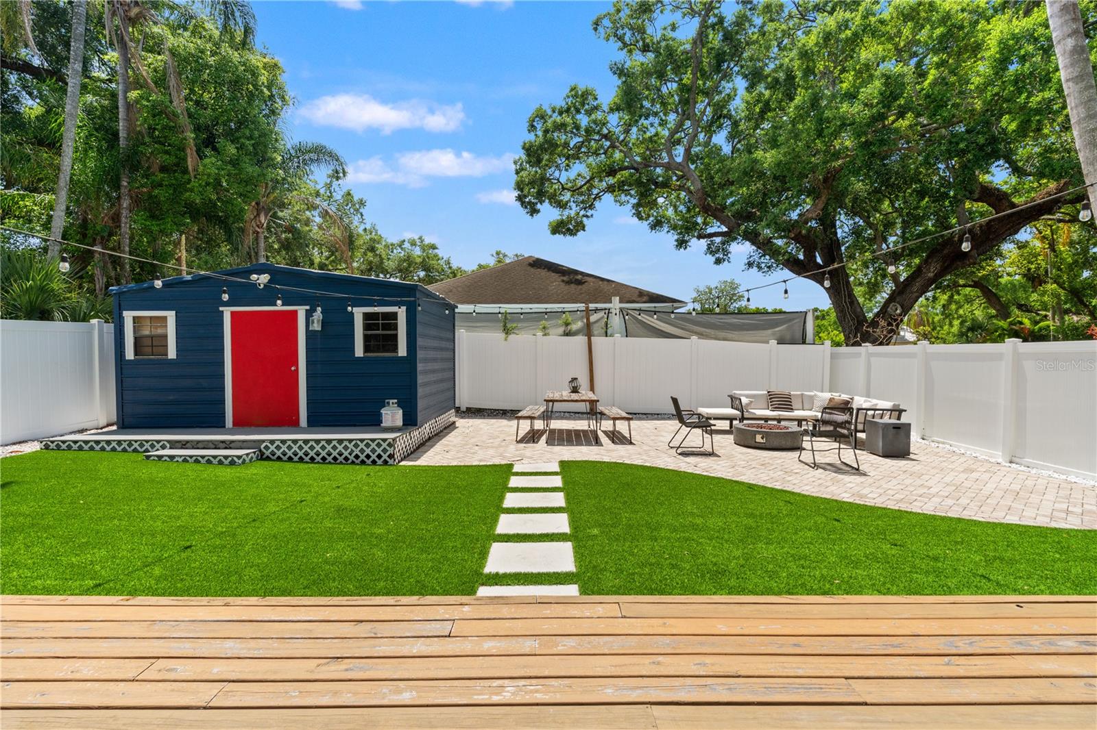324 W HAYA ST
