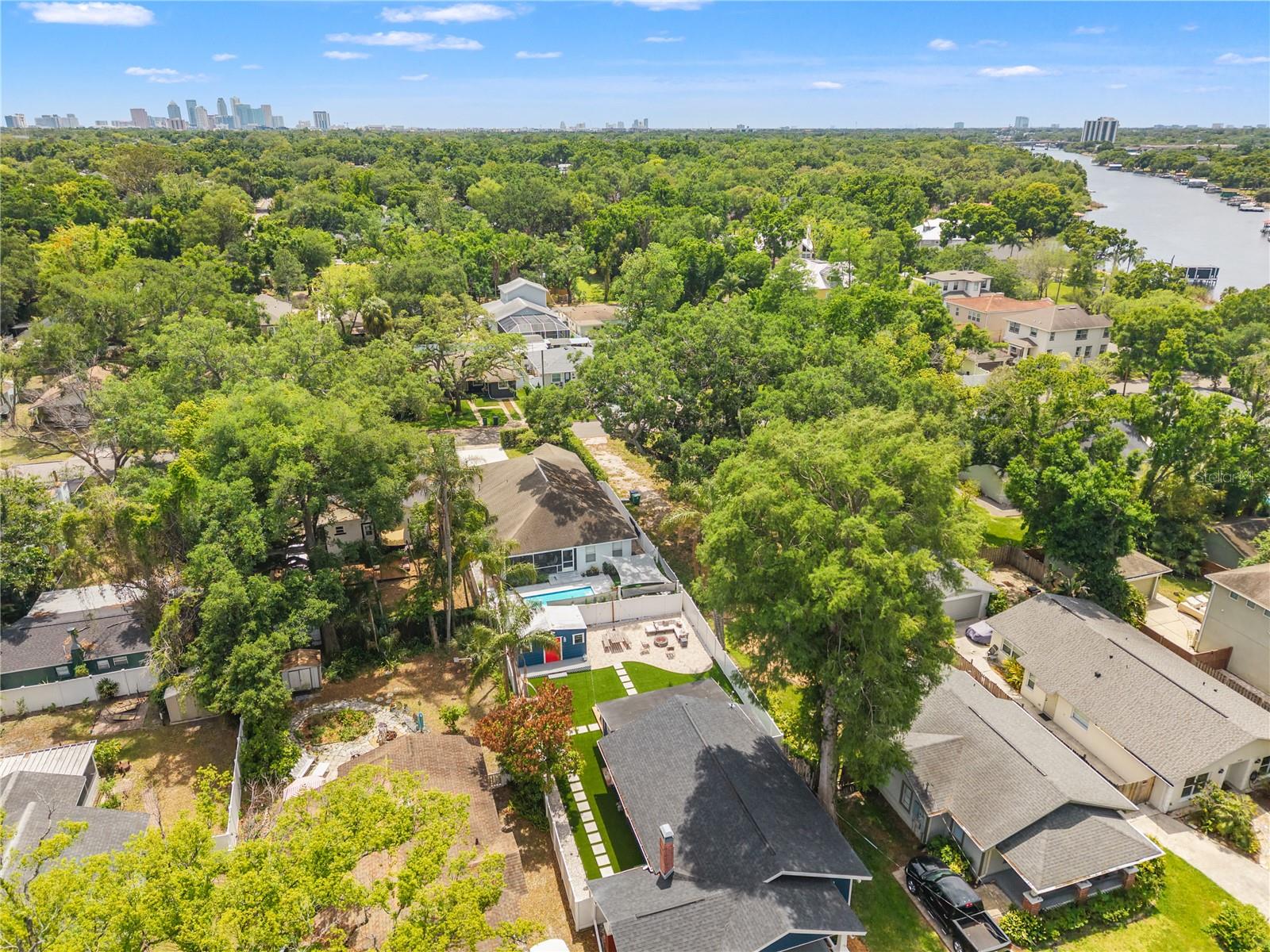 324 W HAYA ST