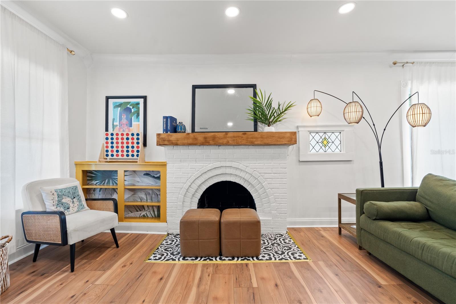 324 W HAYA ST