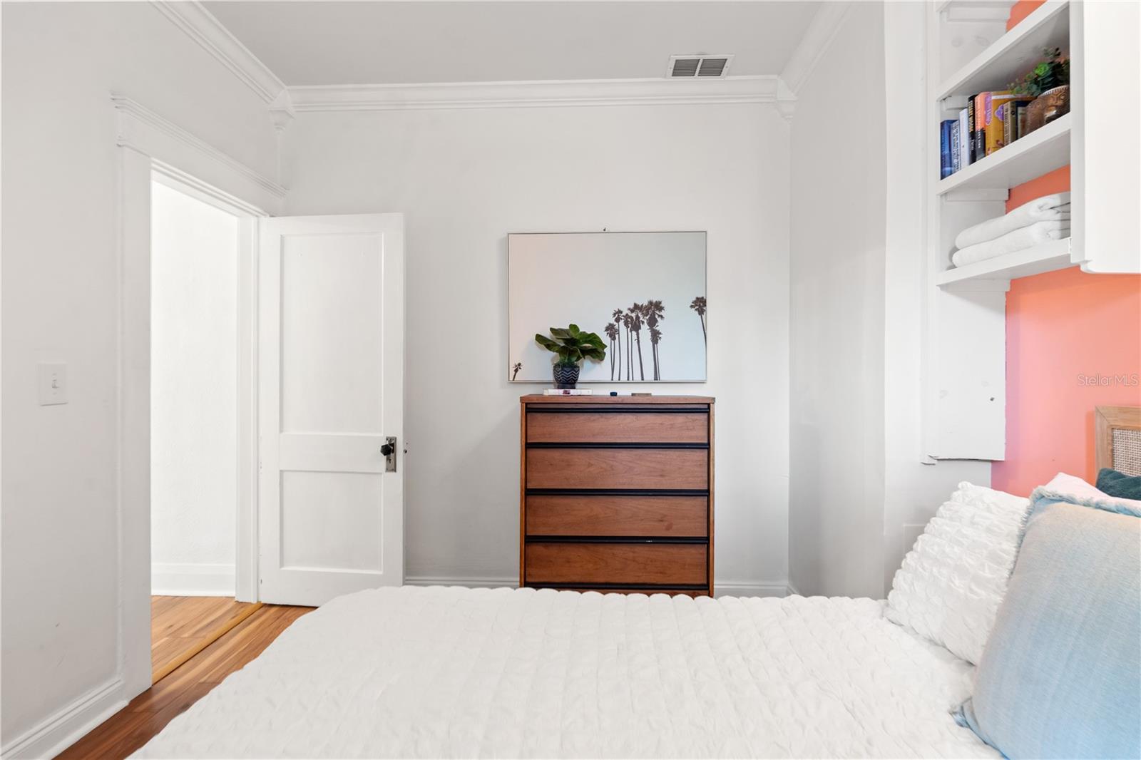 324 W HAYA ST
