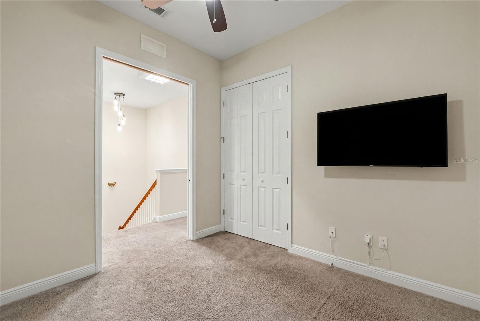 606 S LINCOLN AVE #2