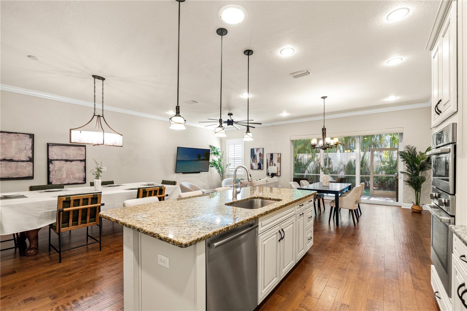 606 S LINCOLN AVE #2