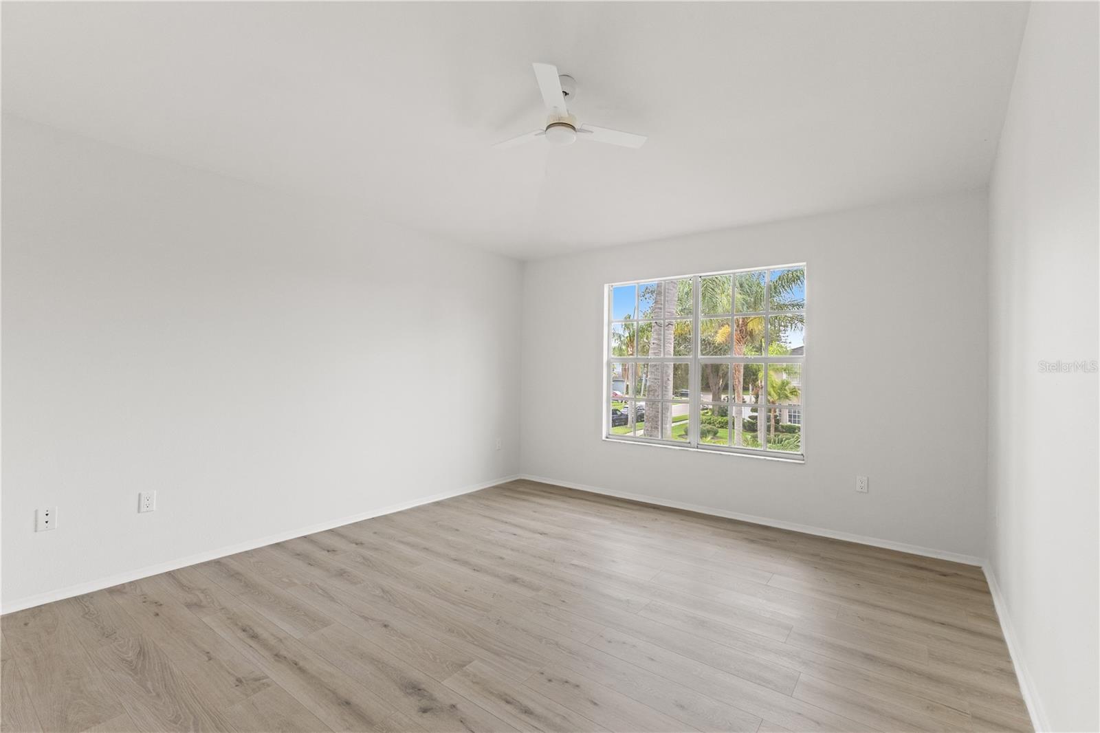 11503 WHISPERING HOLLOW DR