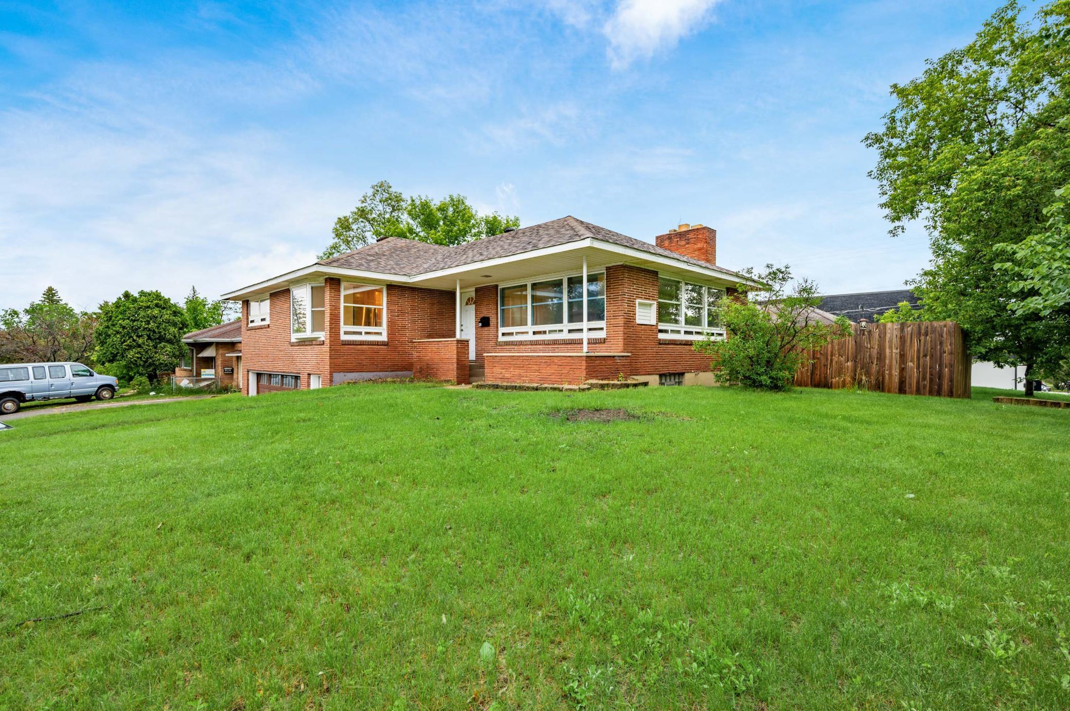 224 S Pokegama Avenue