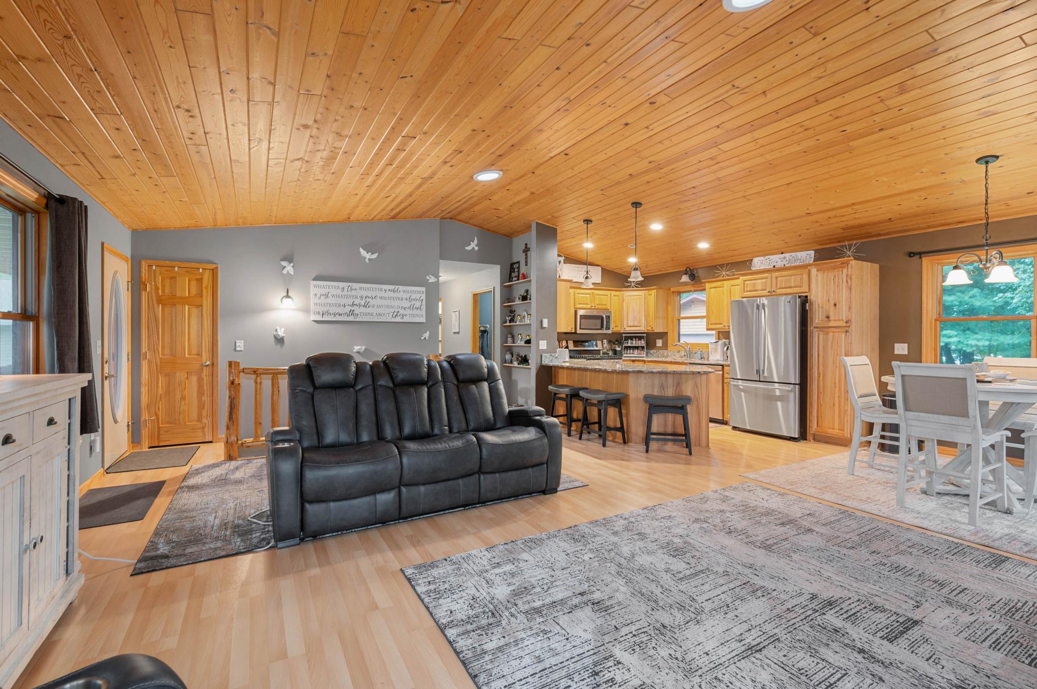 1103 Lakewood Lane