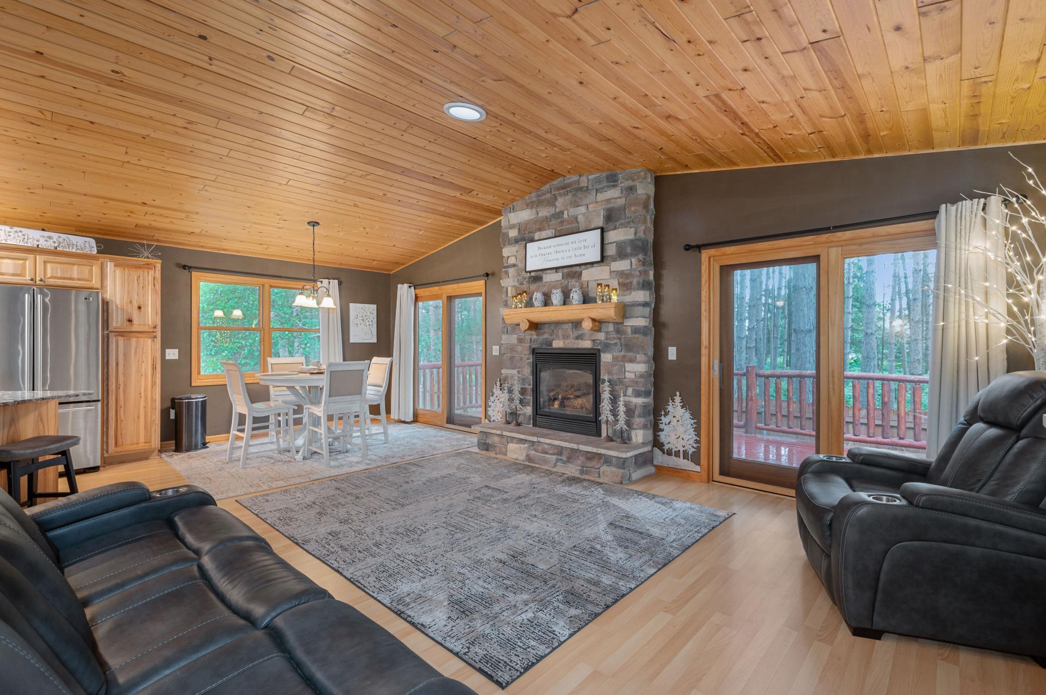 1103 Lakewood Lane