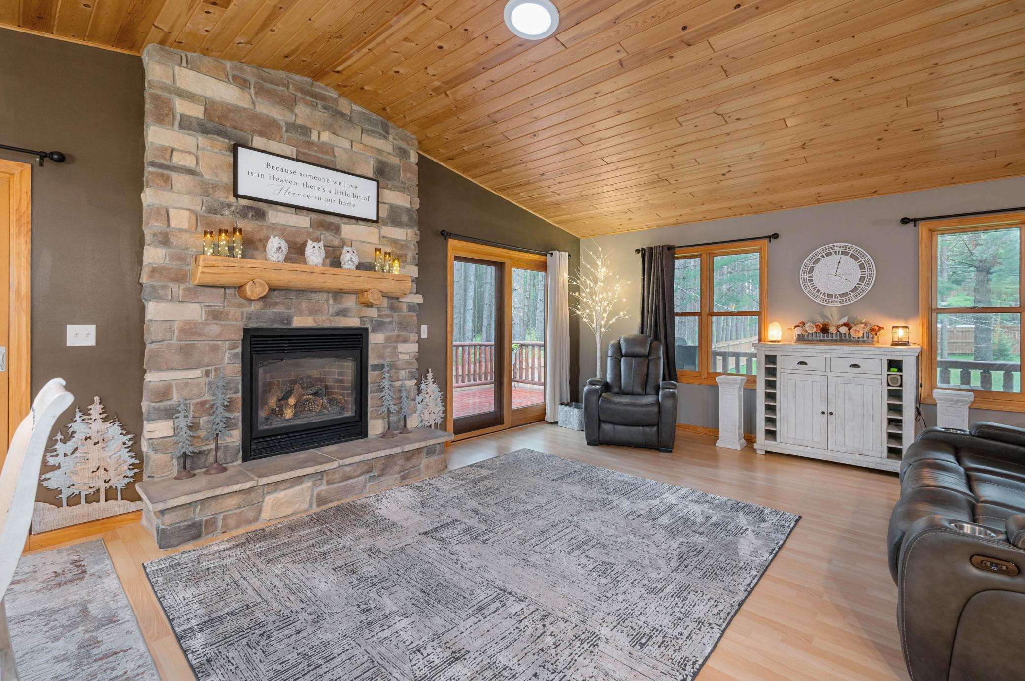 1103 Lakewood Lane